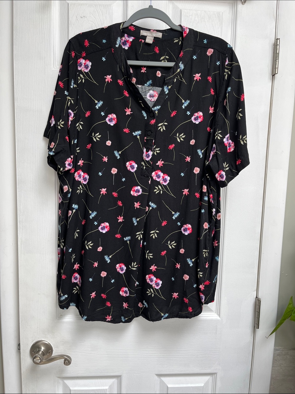 Woman Within Black Floral Print Tunic Top Size 18/20